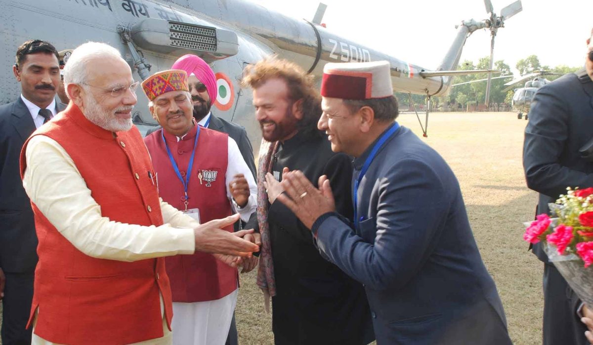 भारत के यशस्वी प्रधानमंत्री आदरणीय श्री नरेंदर मोदी जी का जालन्धर रैली में स्वागत करते हुए।