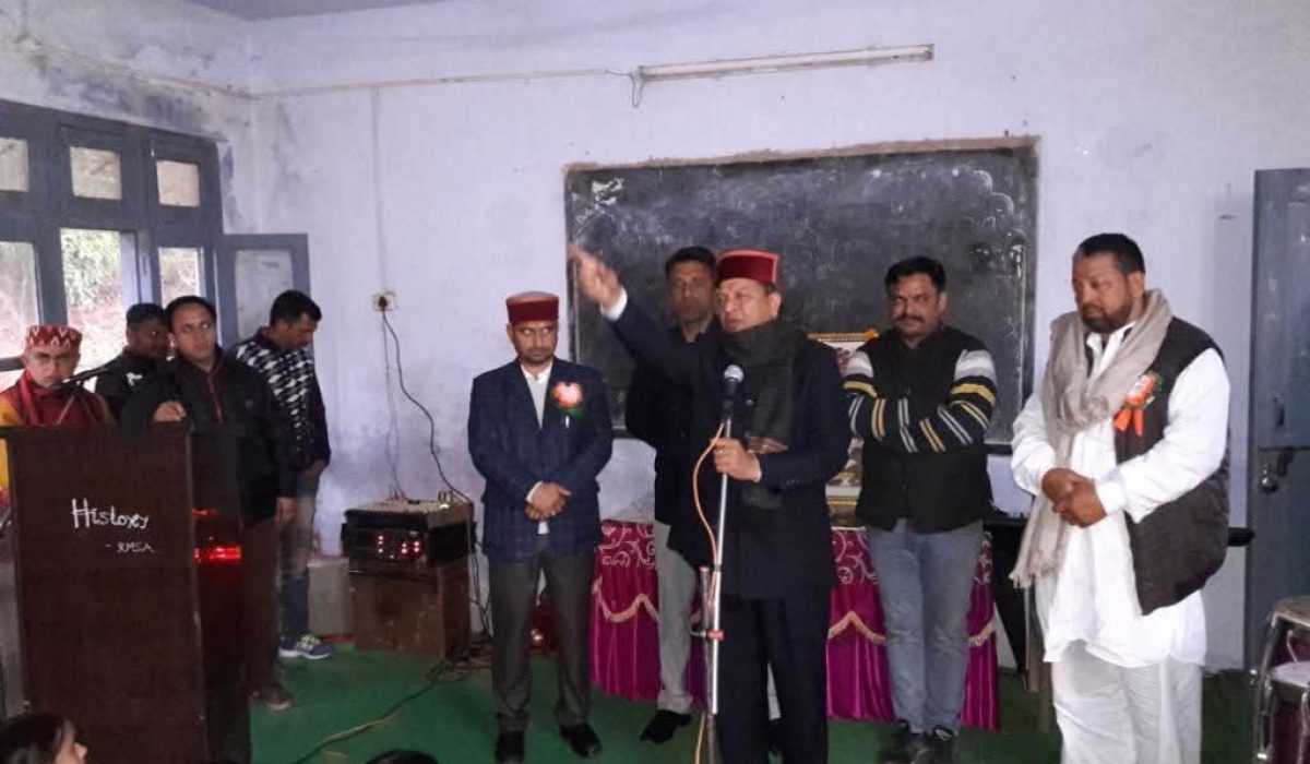 गणतंत्रत दिवस पर ध्वजारोहण