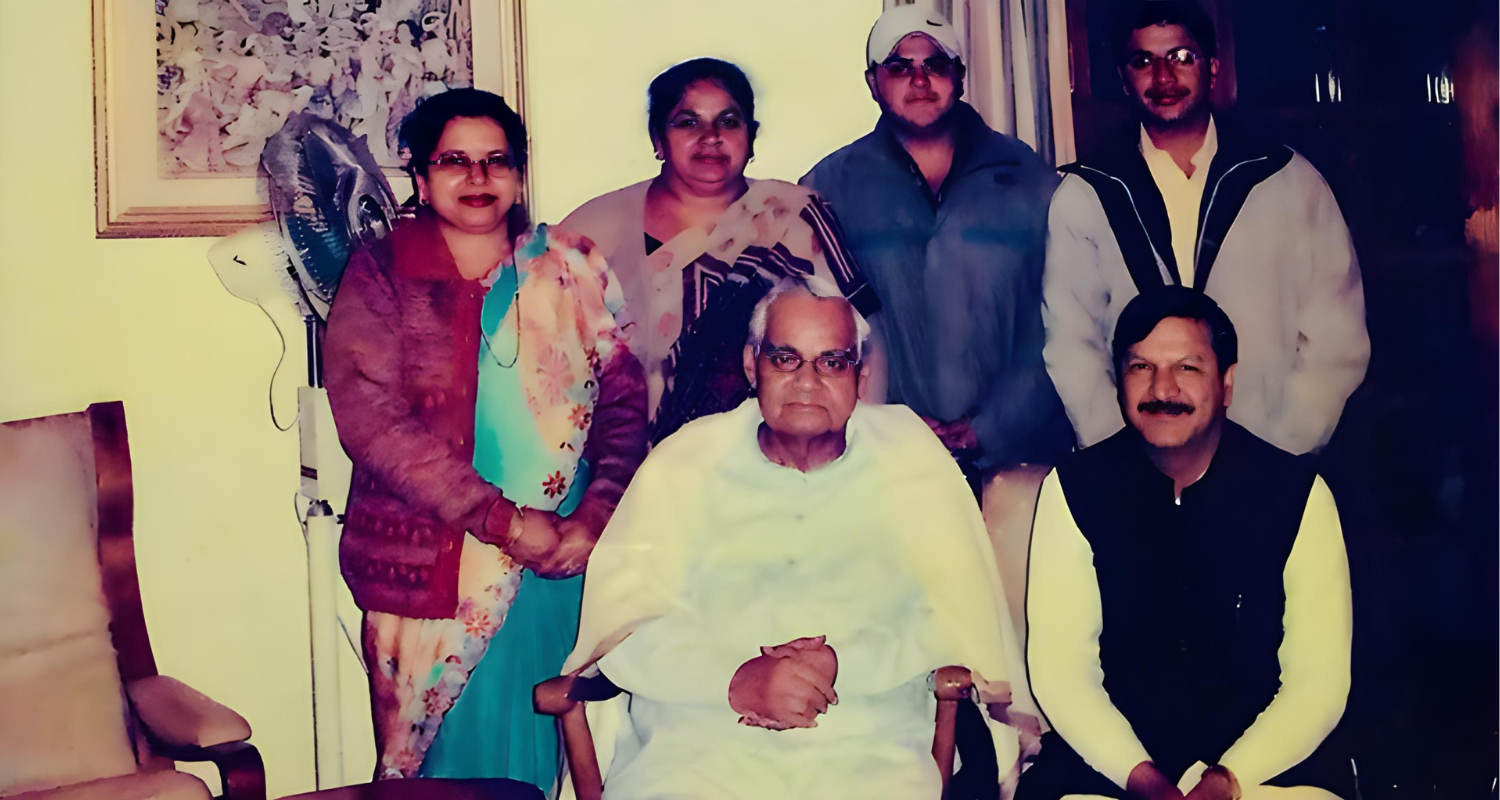 श्री अटल बिहारी वाजपेयी- एक ऐसे राजनेता जिन्होंने राजनिति को राष्ट्रनिति के साथ जोडते हुए काम किया
