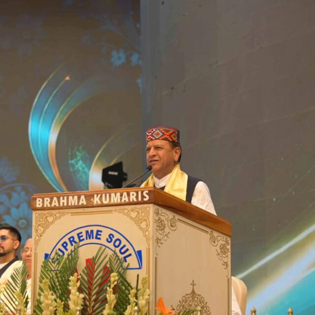 आज प्रजापिता ब्रह्माकुमारी ईश्वरीय विश्व विद्यालय एवं आध्यात्मिक संस्थान माउंट आबू द्वारा आयोजित ‘नवदशकोत्सव’ वैश्विक शिखर सम्मेलन–2026 के शुभारम्भ समारोह में सम्मिलित होने का सौभाग्य प्राप्त हुआ।

माउंट आबू की पावन धरा पर आध्यात्मिक वातावरण, शांति और सकारात्मकता से परिपूर्ण इस अवसर ने आत्मचिंतन एवं आंतरिक चेतना के महत्व को अनुभव करने का अवसर प्रदान किया।

आध्यात्मिकता केवल मन की शांति का मार्ग ही नहीं, बल्कि जीवन में प्रेम, करुणा, सद्भाव और मानवीय मूल्यों को सुदृढ़ करने की प्रेरणा भी है।